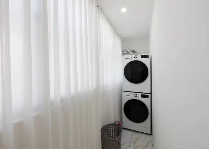 Unique House With Hongdae Area 2r With Livingroom 게스트하우스 3*