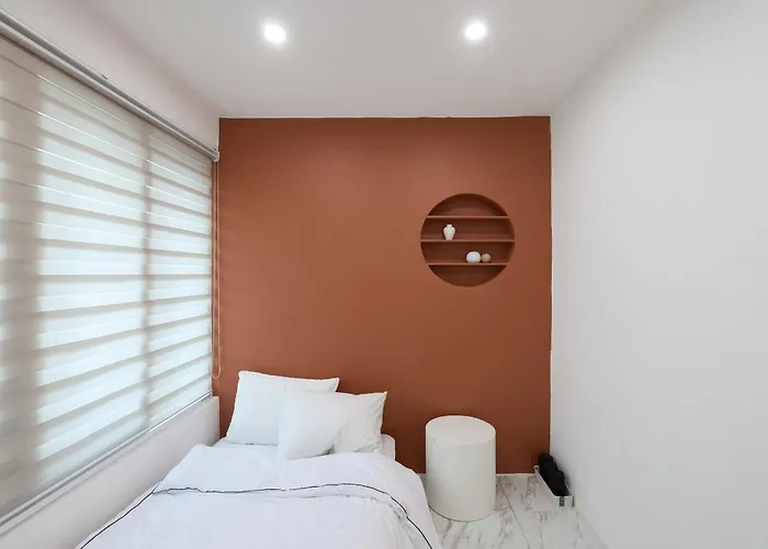 게스트하우스 Unique House With Hongdae Area 2r With Livingroom 서울특별시
