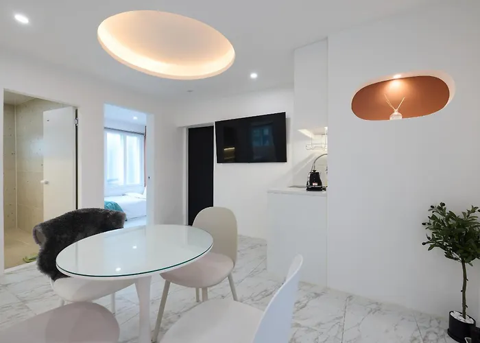 Unique House With Hongdae Area 2r With Livingroom 게스트하우스