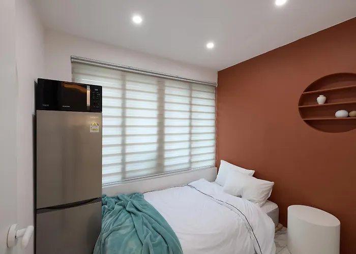 Unique House With Hongdae Area 2r With Livingroom