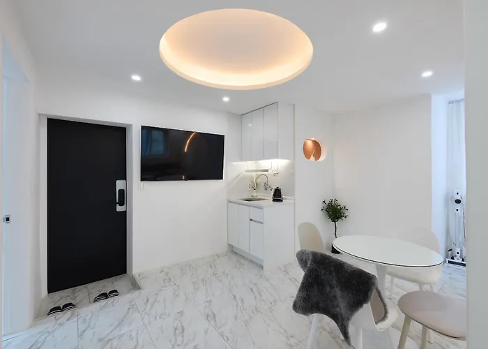 Unique House With Hongdae Area 2r With Livingroom 게스트하우스 3*